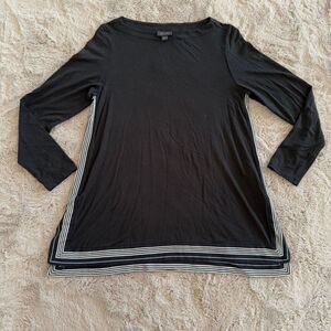J. Jill Wearever Collection Black tunic w/ White/blue stripes on the side SZ S P